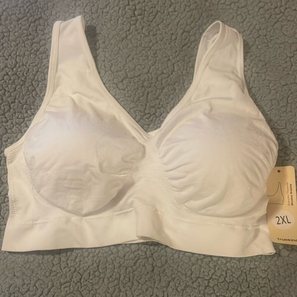 NEVER WORN Truekind® Everyday Comfort V-Neck Bralette